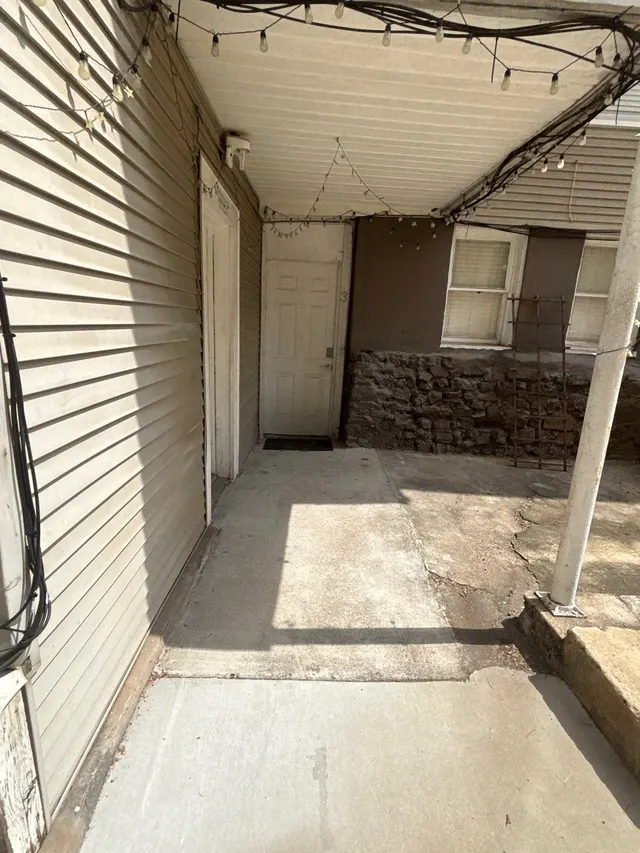 Sinking or Settling Foundation on an Alabama home, photographed on an APS Foundation job site