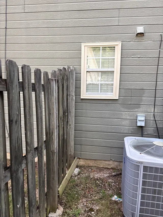 Bowing or Leaning Foundation Walls on an Alabama home, photographed on an APS Foundation job site